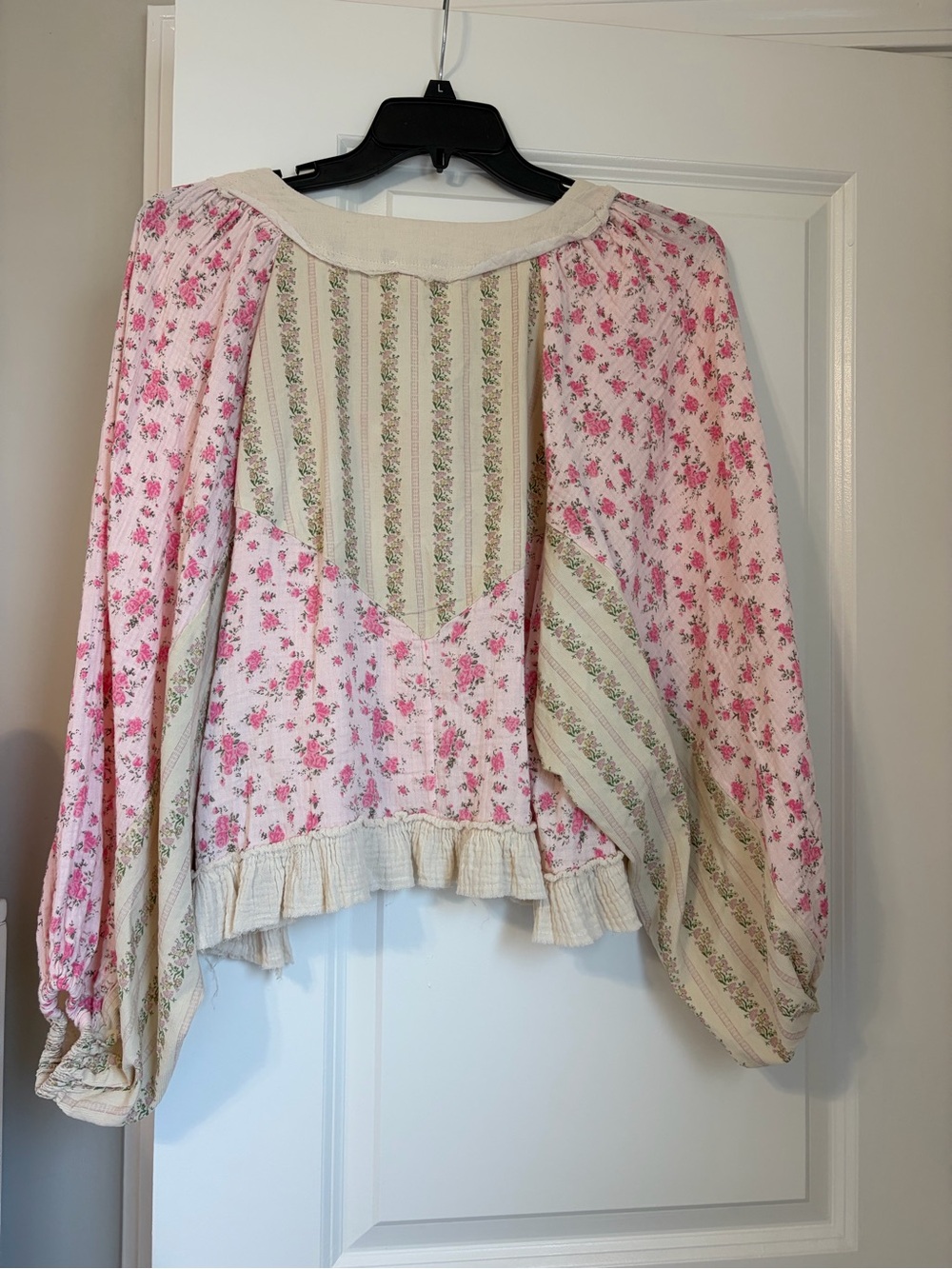 POL Pink Floral Lace-Up Gizelle balloon sleeve Blouse - Picture 4 of 4
